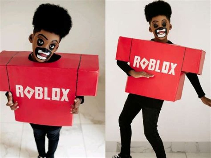 
A Popular Nigerian Singer Has Been Praised For Allowing Her Son To Dress Up As A Roblox Character For Halloween 