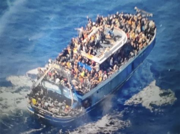 
At least 15 dead as 2 migrant boats sink in Greek waters 