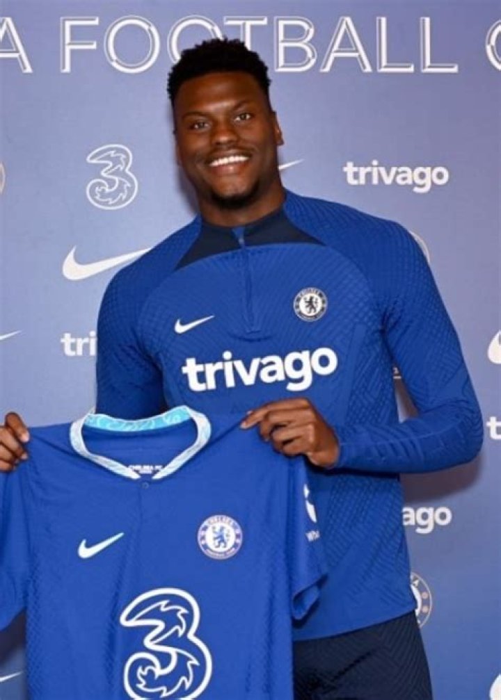 
Benoît Badiashile Height, Weight, Net Worth, Age, Birthday, Wikipedia, Who, Instagram, Biography 