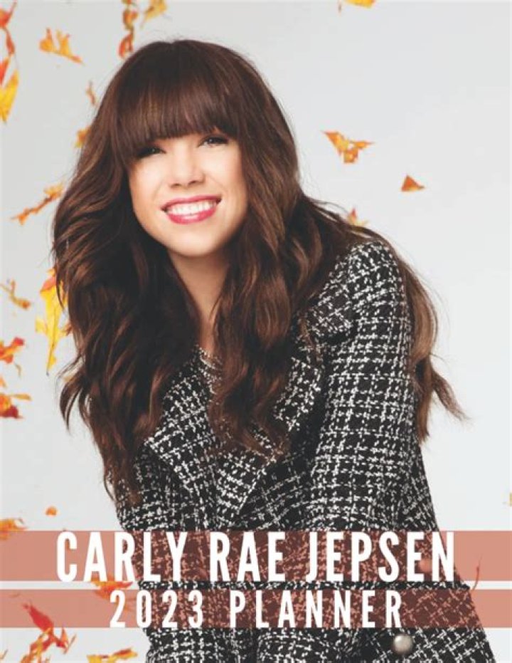 Carly Rae Jepsen – Height, Weight, Bra Size, Measurements & Bio