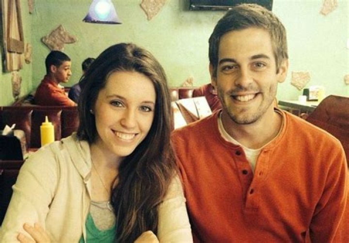Counting On Fans Think They Have Proof Jill Duggar Is Pregnant With Baby No 3