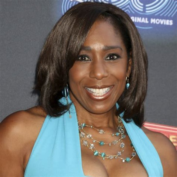 Dawnn Lewis Biography - Facts, Childhood, Family Life & Achievements