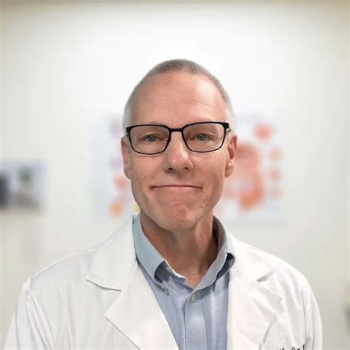 Dr. Robert Day, MD – Lexington, TN