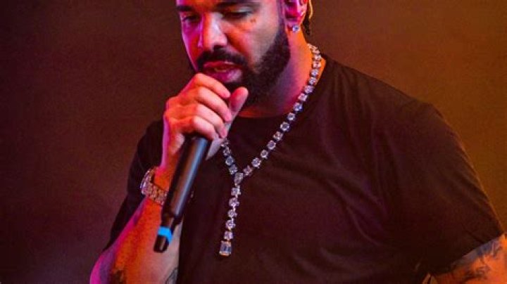 Drake’s newest jewelry addition sparkles with 42 diamonds from failed engagement proposals
