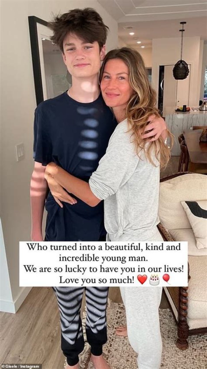 
Gisele Bündchen Reveals She Got a Boob Job After Breastfeeding Kids — but Instantly Regretted It 