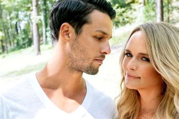 Is Miranda Lambert Scoffing At Blake Shelton’s And Gwen Stefani’s Engagement?