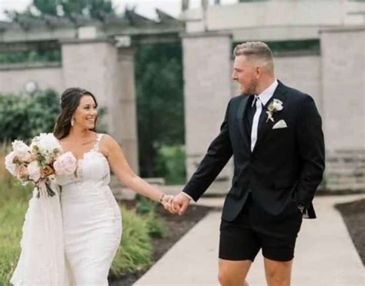 Is Pat Mcafee Gay? Know More About His Life!