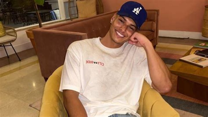 
Is YouTuber Overboardhumor aka Garrett Garcia Homeless? What Happened? 