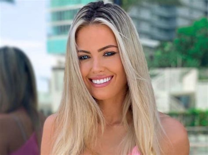 Jenna Berman Shares First Swimsuit Photo in 10 Weeks — Celebwell