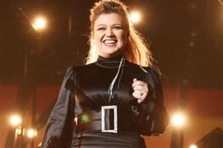 Kelly Clarkson Promotes Her New Single ‘I Dare You’ While Self-Isolating In Montana, Calls It Her ‘Favorite/Hardest Project Ever’