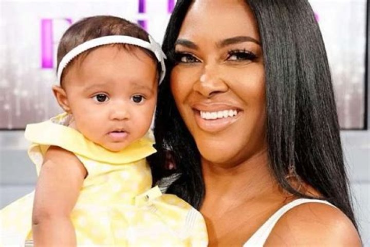 Kenya Moore’s Fans Freak Out After She Says That Baby Brooklyn Has Been Taken To The ER Room – See The Video