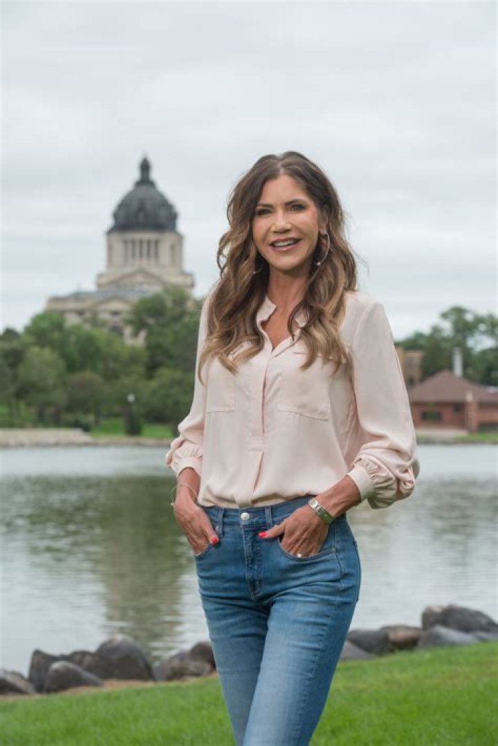 Kristi Noem Biography – Facts, Childhood, Family Life, Career