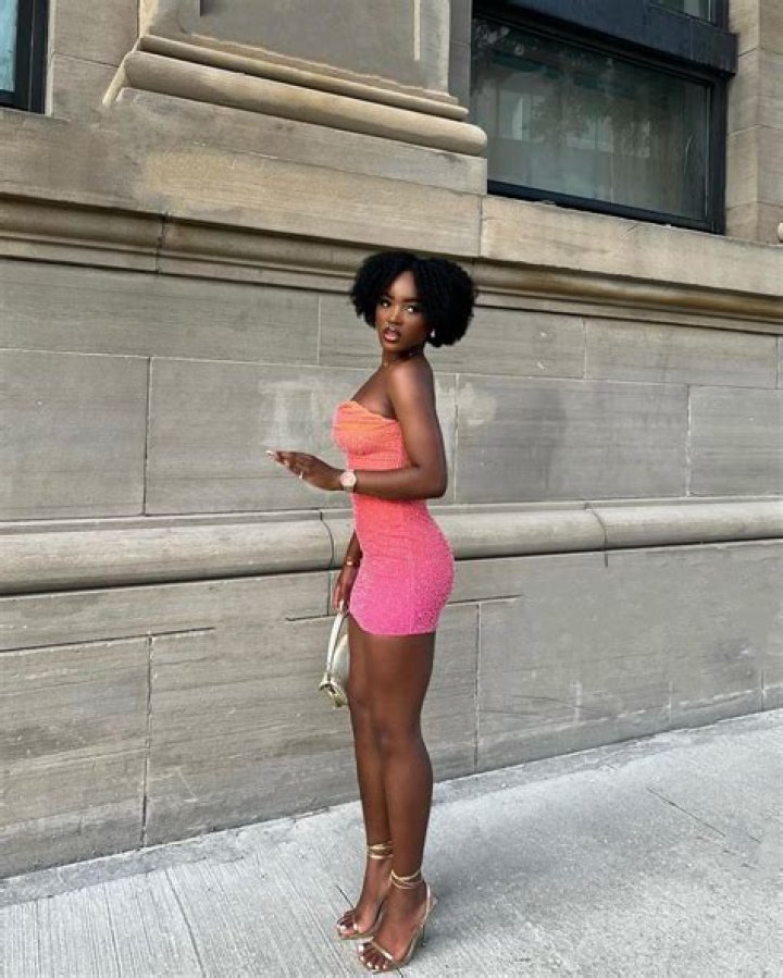 
Reactions As Michelle Aigbe Flaunts Her Lovely Red Outfit In New Photos She Posted On Instagram. 