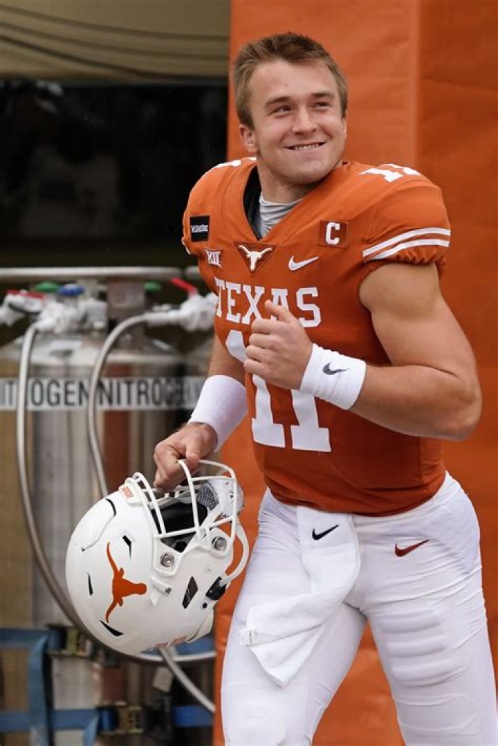 
Sam Ehlinger Height, Weight, Net Worth, Age, Birthday, Wikipedia, Who, Nationality, Biography 