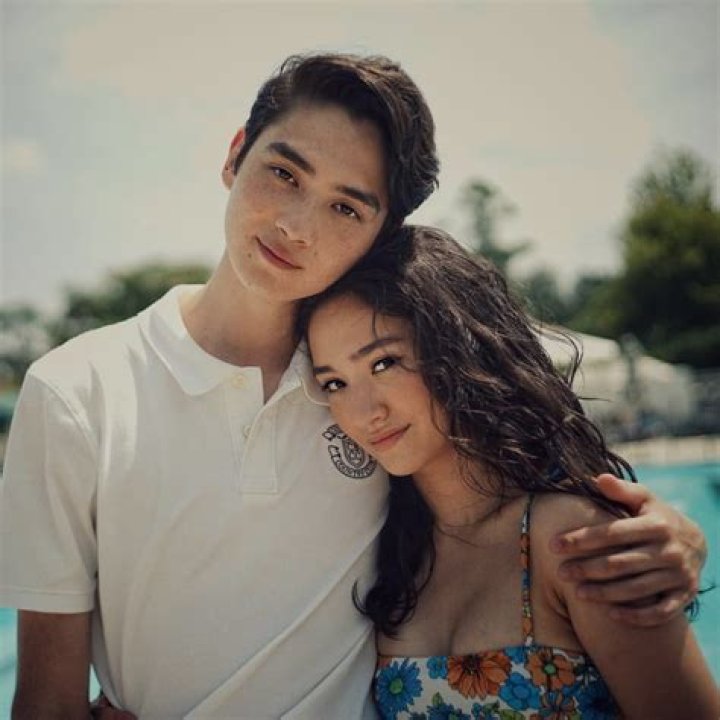 Sean Kaufman Girlfriend Minnie Mills Is A Fellow Actress