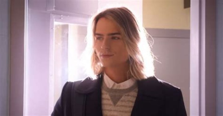 What Is Luke Eisner Height as Tall Girl 2 Premiers On Netflix? Does He Also Have A Girlfriend In 2022?