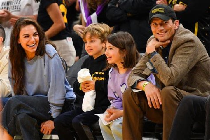 
Who are Ashton Kutchers Parents? Ashton Kutcher Biography, Parents Name and More 